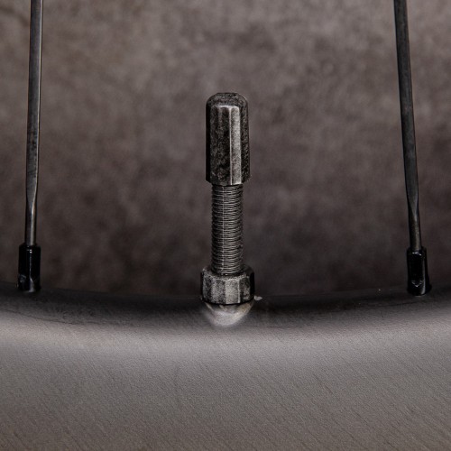 Juego de válvulas tubeless Absolute Black AETHER de carbono negro 18-30 mm - TVALVE30/BK