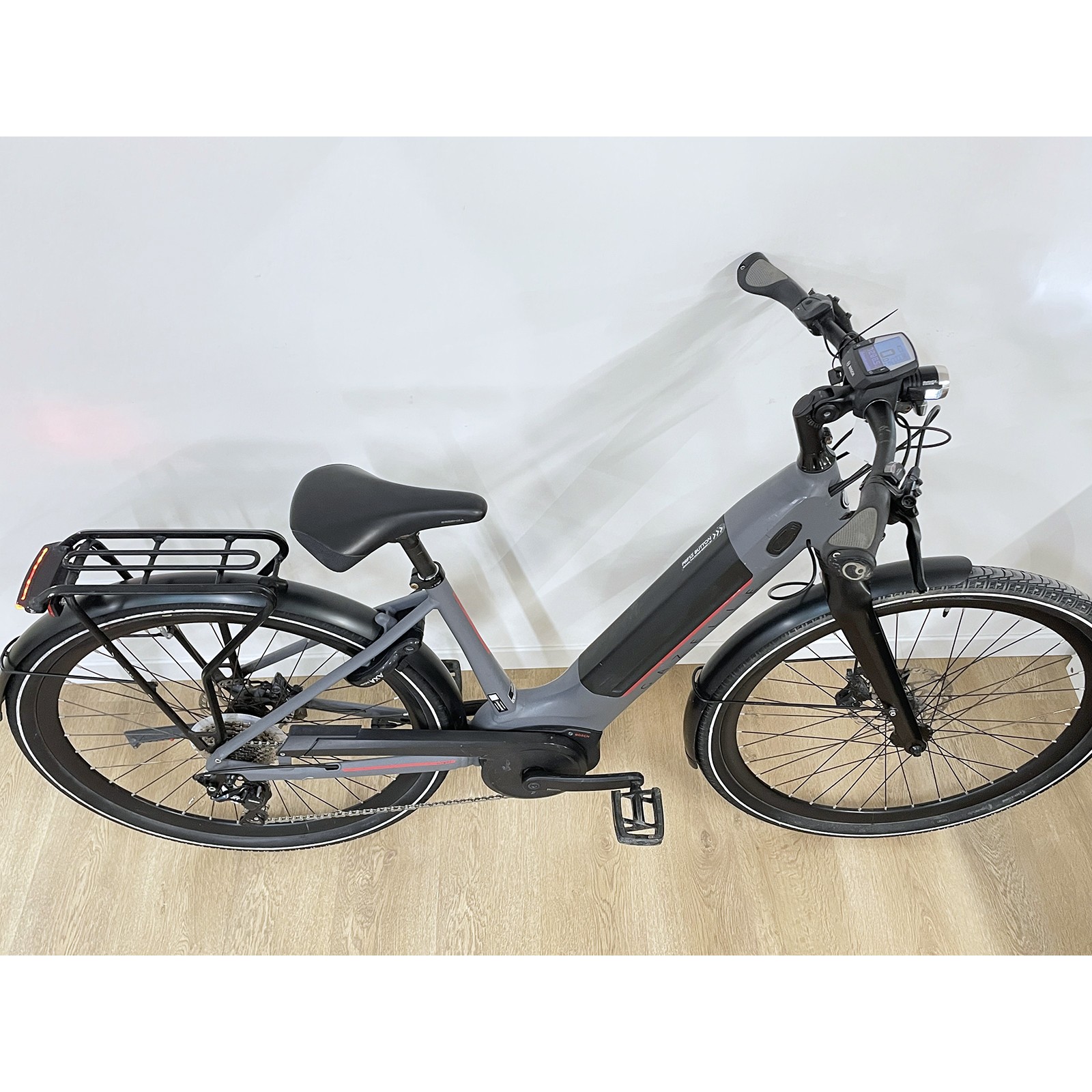 Used Gazelle Ultimate T10 HMB 500Wh 2020 Electric Bike / e-Bike , grey - Size 46 (S)