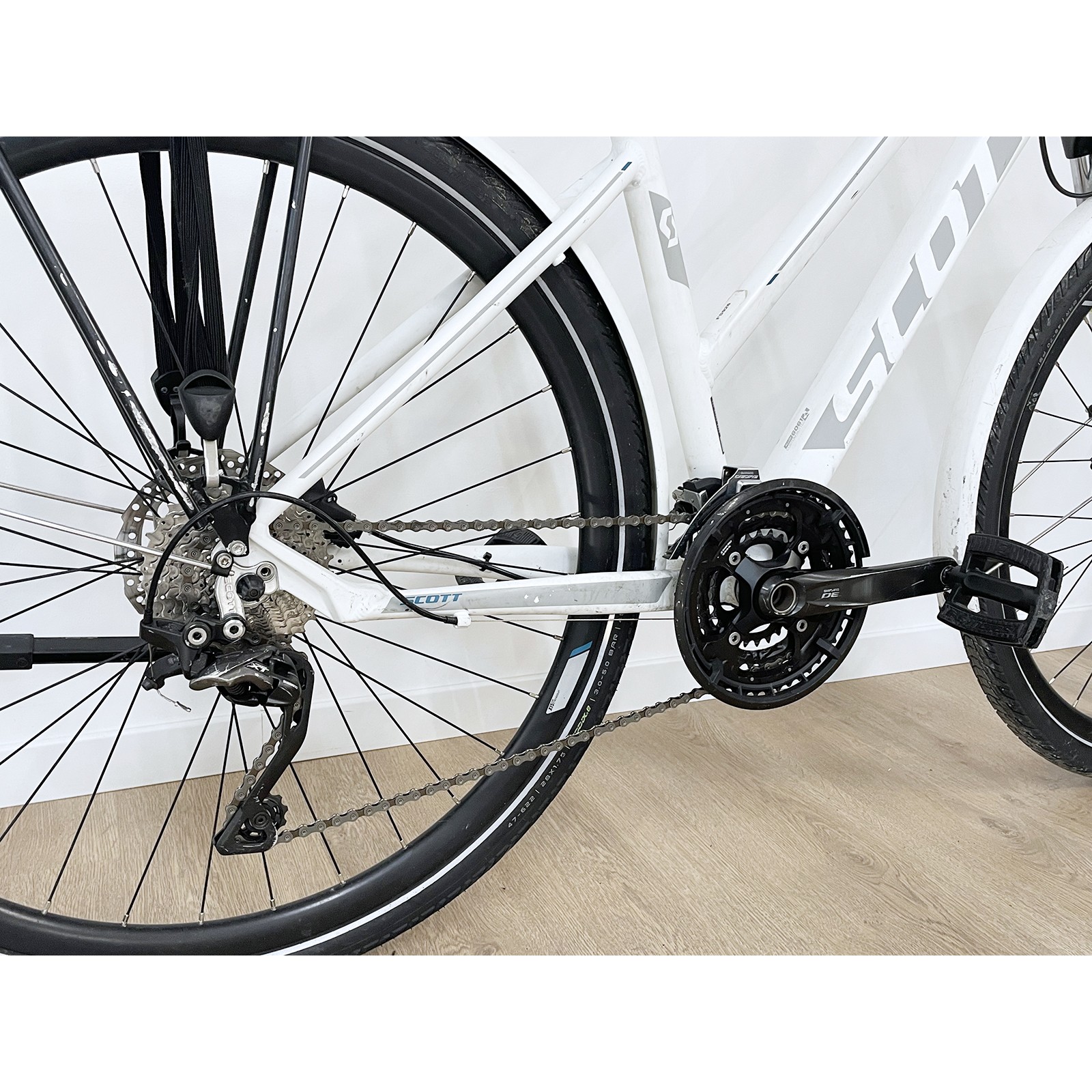 Bicicleta híbrida feminina Scott Sub Sport 20 branca usada, ano 2019.
