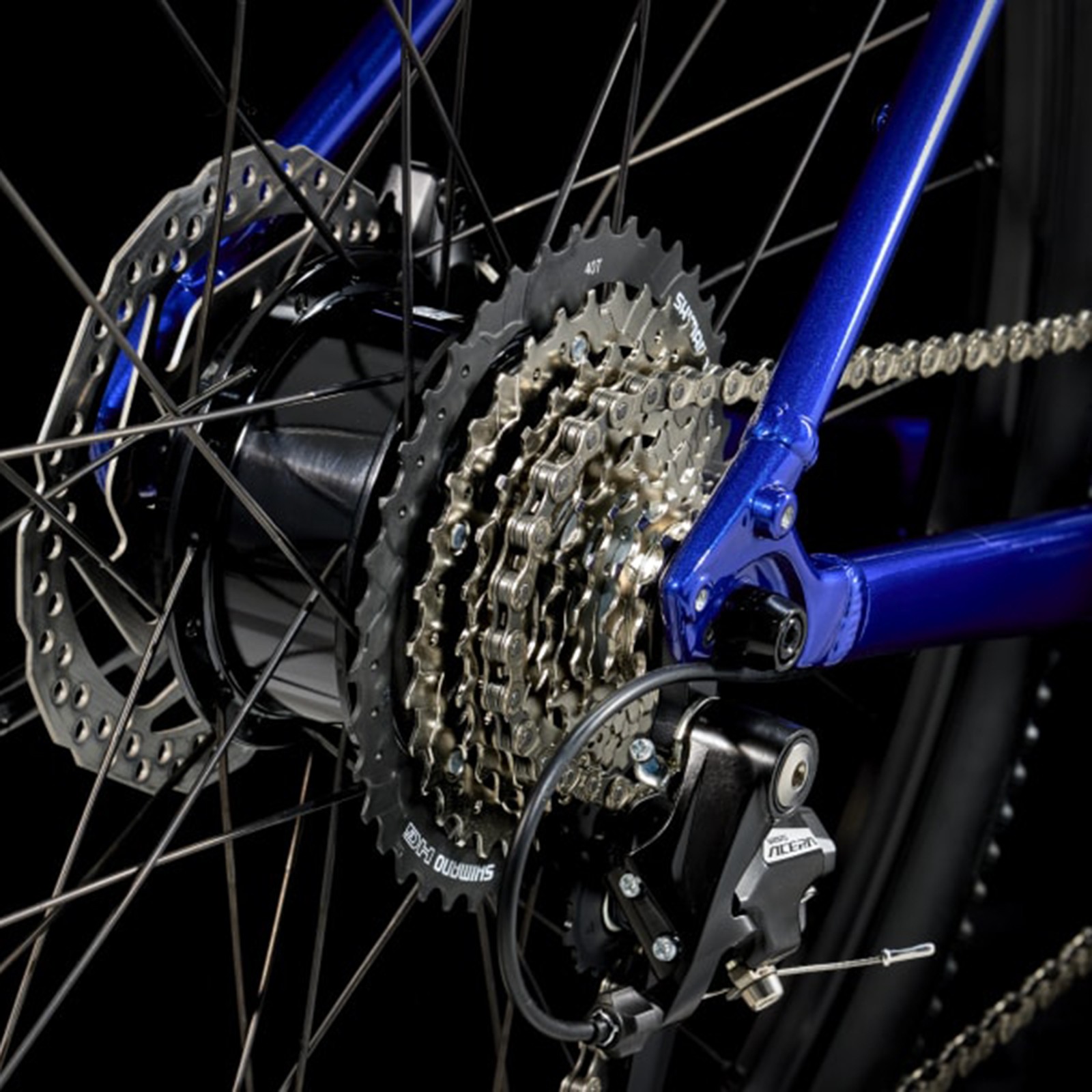 bicicleta eléctrica / e-bike híbrida Trek Dual Sport+ 2 Midstep LT, color azul hexagonal, modelo 2025