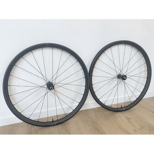 Juego de ruedas Fulcrum Rapid Red Carbon Disc con transmisión Shimano HG 700C Gravel - Usado