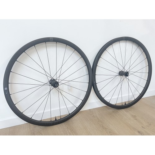 Fulcrum Rapid Red Carbon Disc wielset met Shimano HG 700C Gravelbike aandrijving - Gebruikt