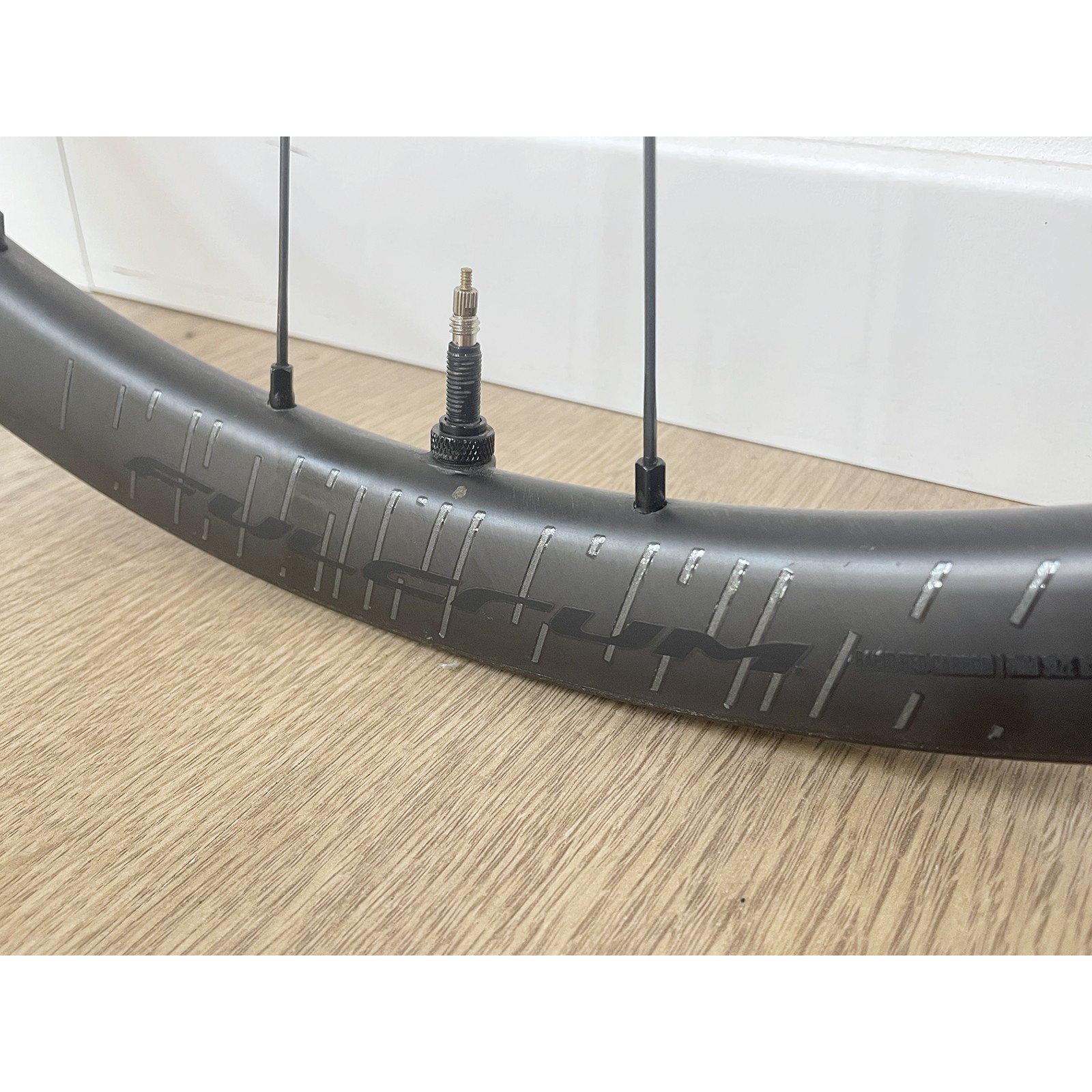 Set di ruote Fulcrum Rapid Red Carbon Disc con trasmissione Shimano HG 700C Gravel - Usate