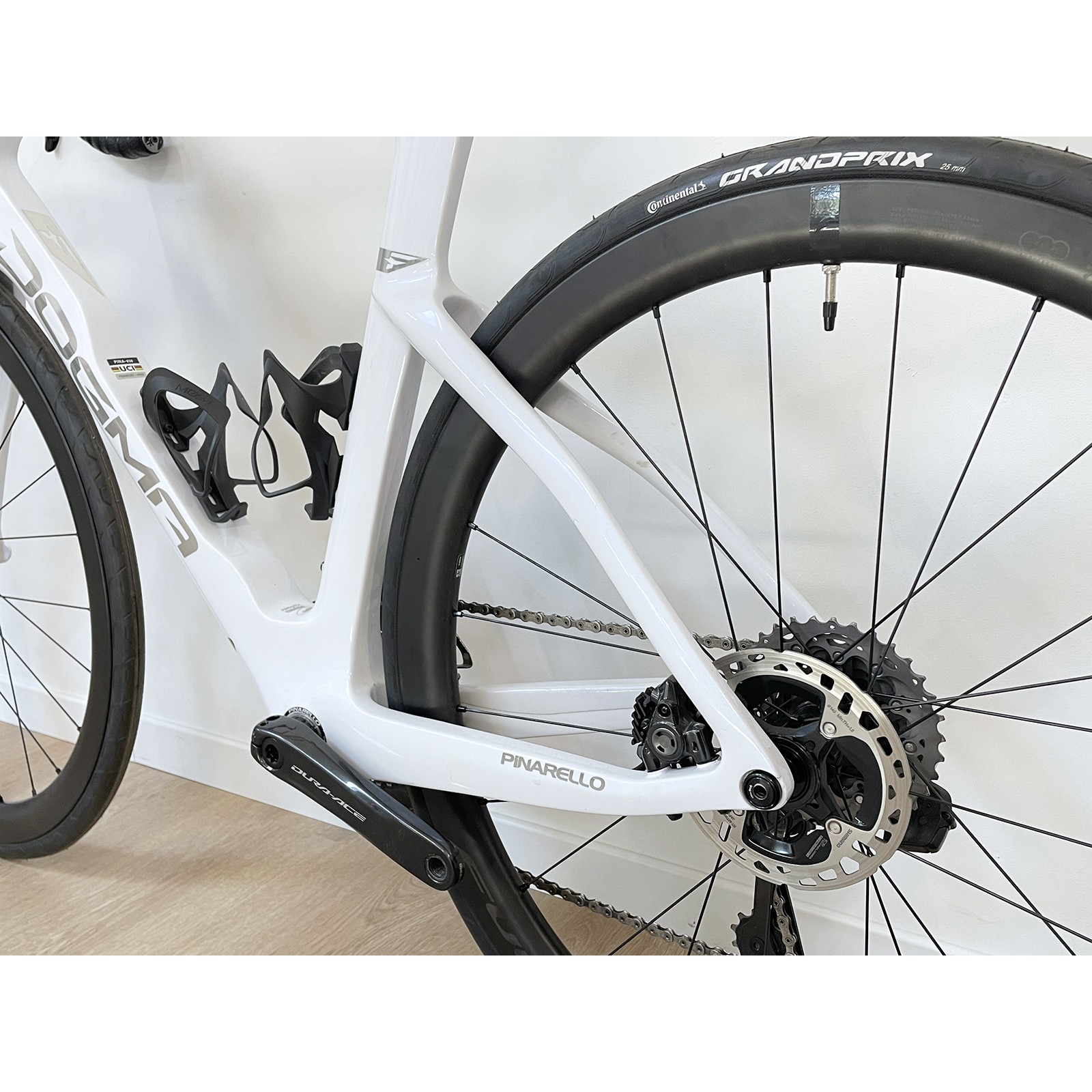 Vélo de course d'occasion Pinarello Dogma F 2024 Dura-Ace Di2 Crystal White 54cm (M)