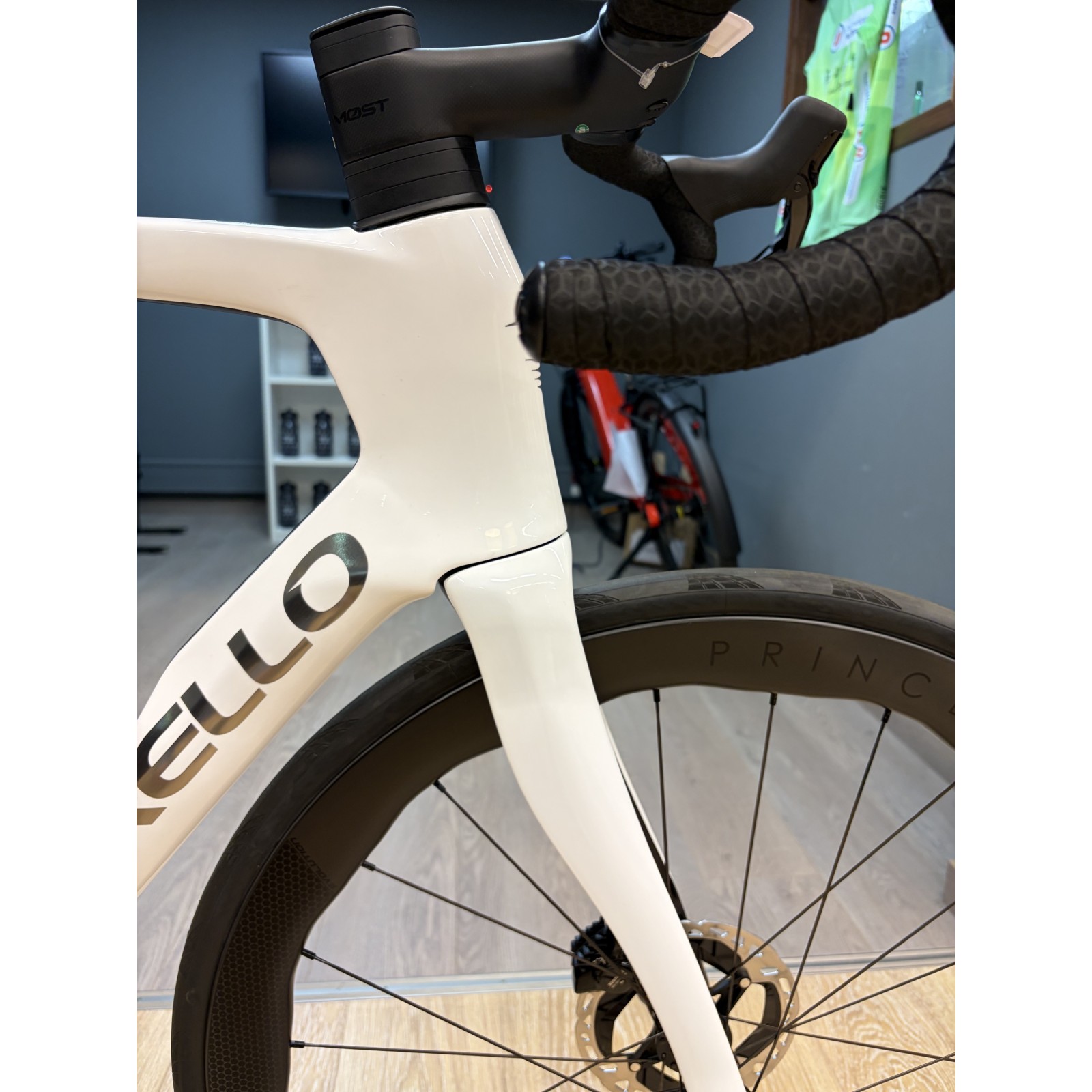 Pinarello Dogma F 2025 Edge Crystal White