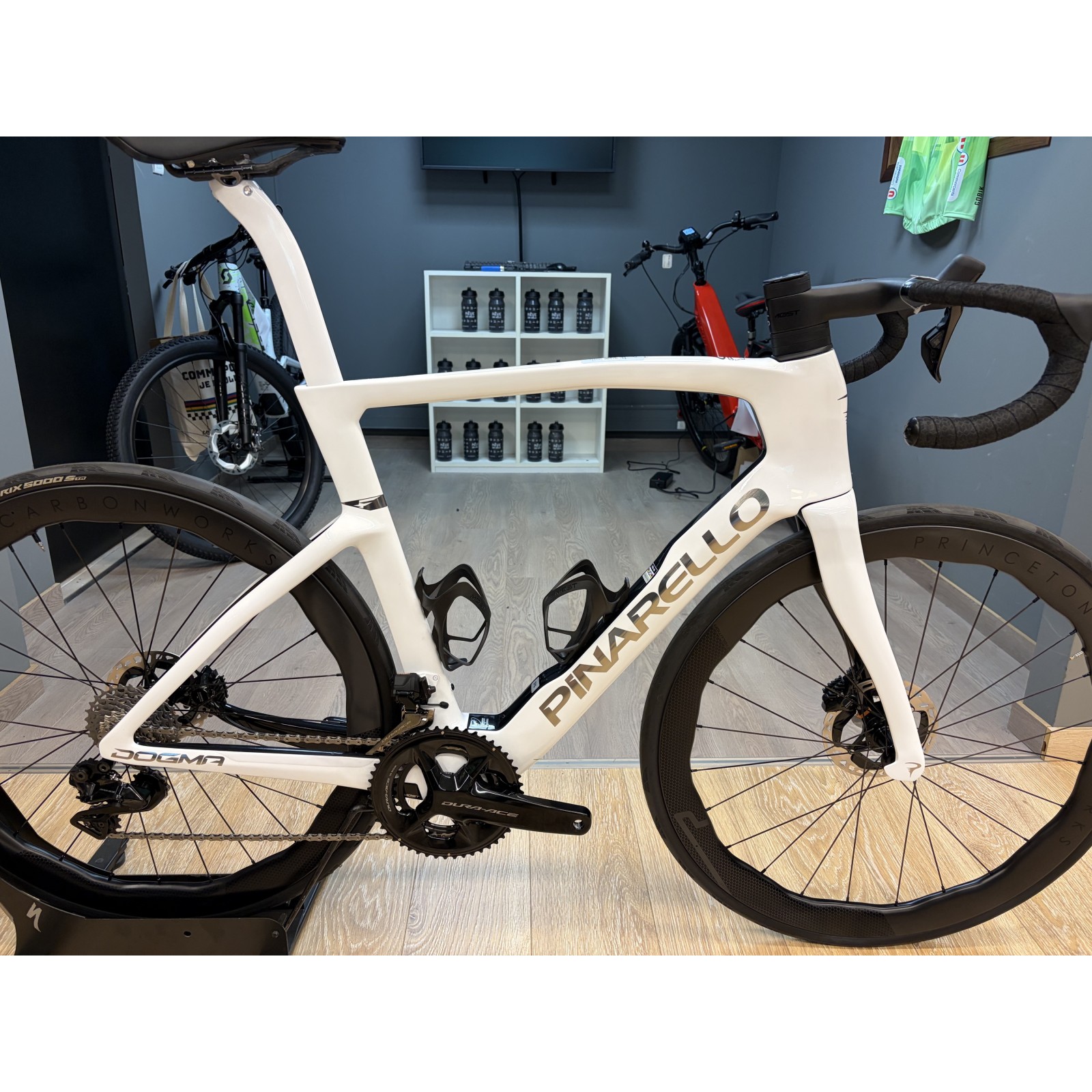 Pinarello Dogma F 2025 Edge Crystal White