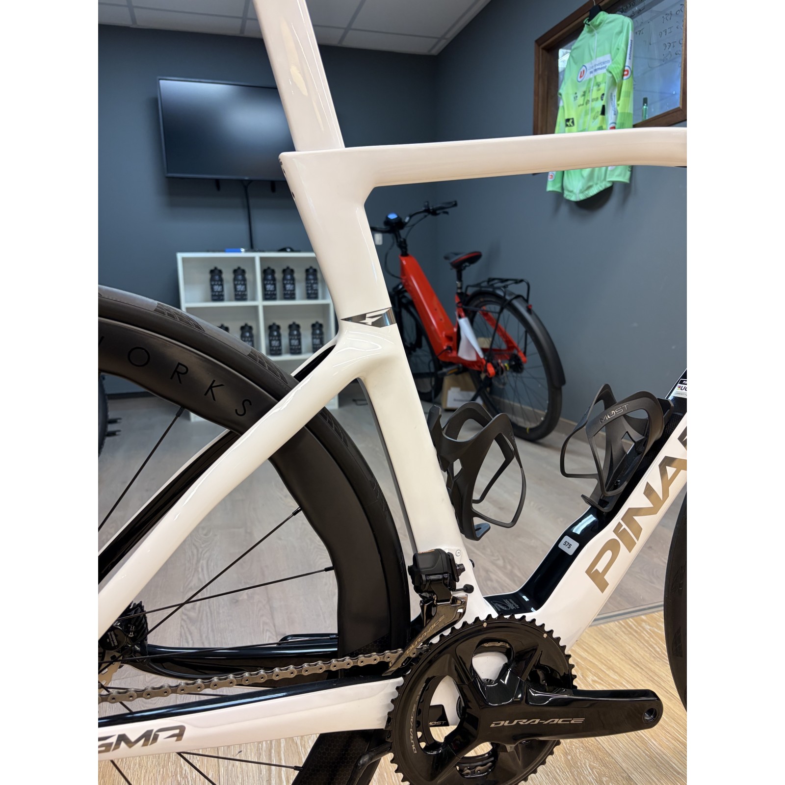Pinarello Dogma F 2025 Edge Crystal White