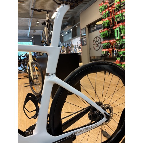 Pinarello Dogma F 2025 Edge Kristallweiß