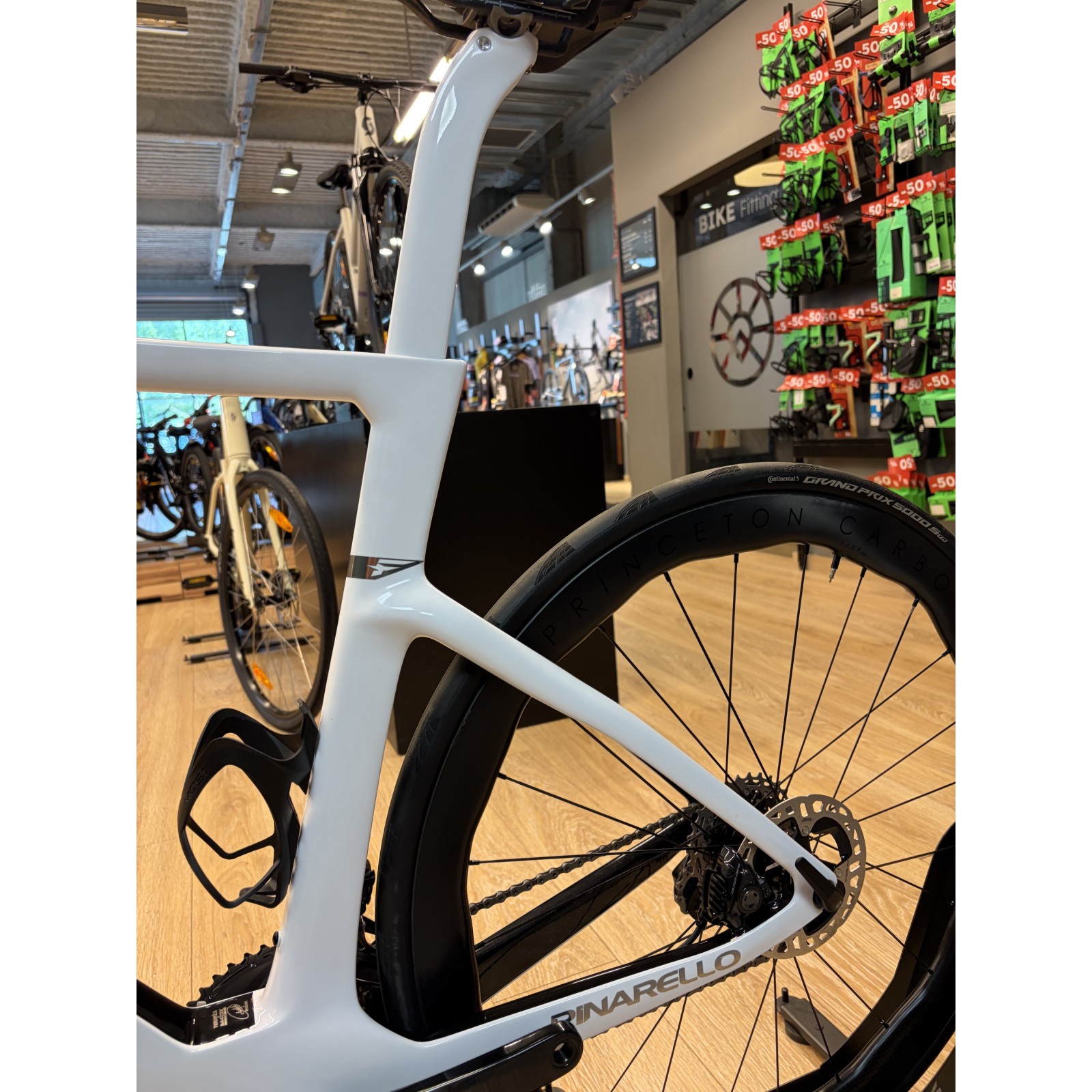 Pinarello Dogma F 2025 Edge Kristallweiß
