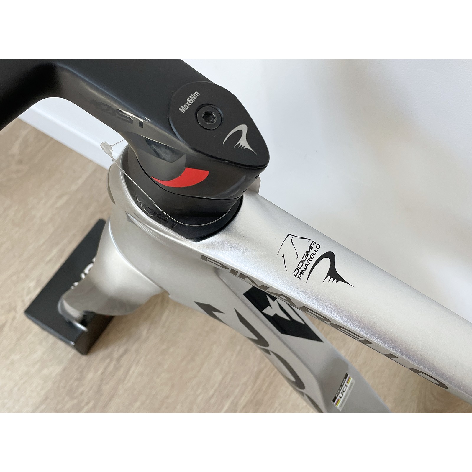 Cadre en carbone Pinarello Dogma F 2024 taille 53cm MyWay avec Cockpit MOST