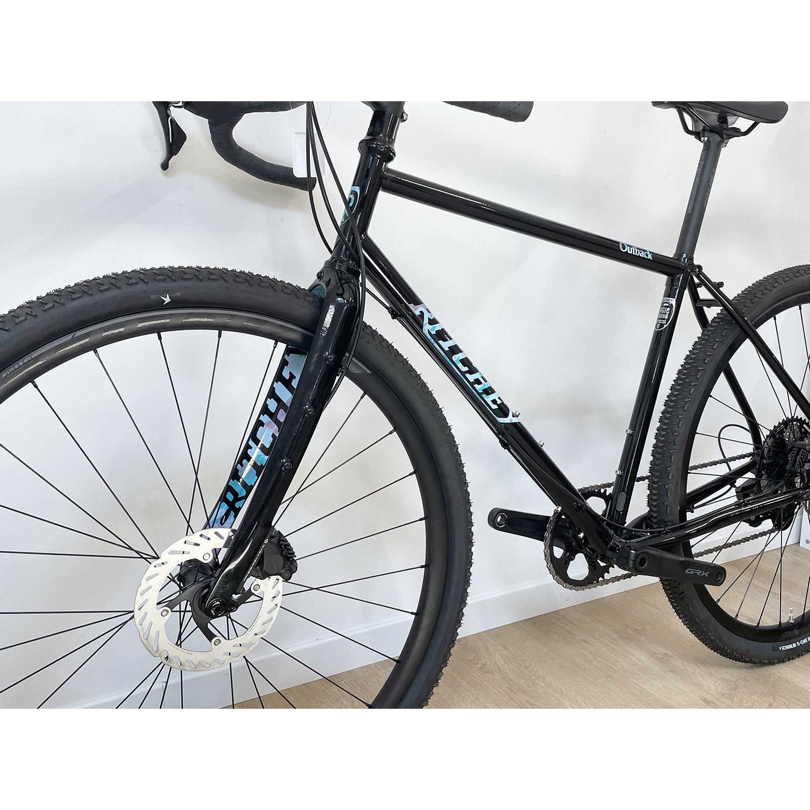 Bicicleta gravel Ritchey Outback V4 Aurora GRX 12v com rodas Syncros 2026.