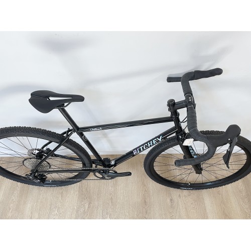 Bicicleta gravel Ritchey Outback V4 Aurora GRX 12v com rodas Syncros 2026.