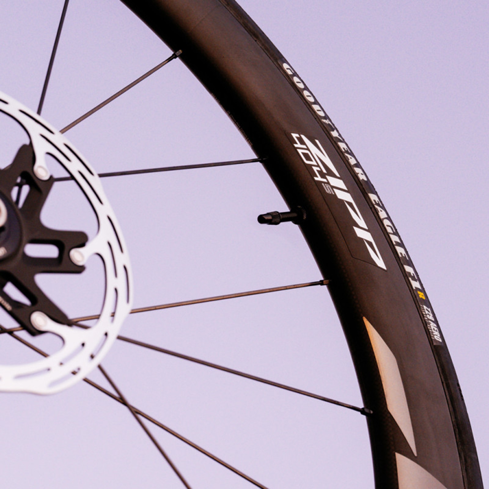 Roue avant Zipp 404 S carbone Tubeless Disc Centerlock 50mm - WH-404-S-A1