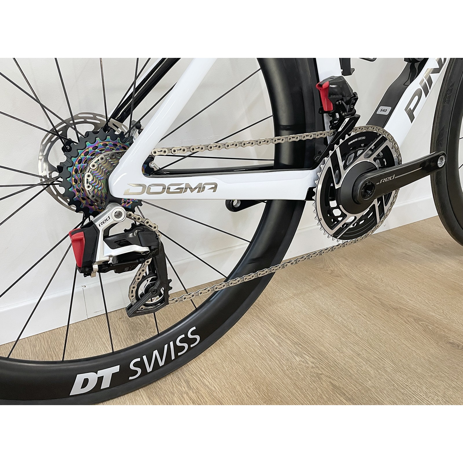 Pinarello Dogma F 2025 Edge Crystal White