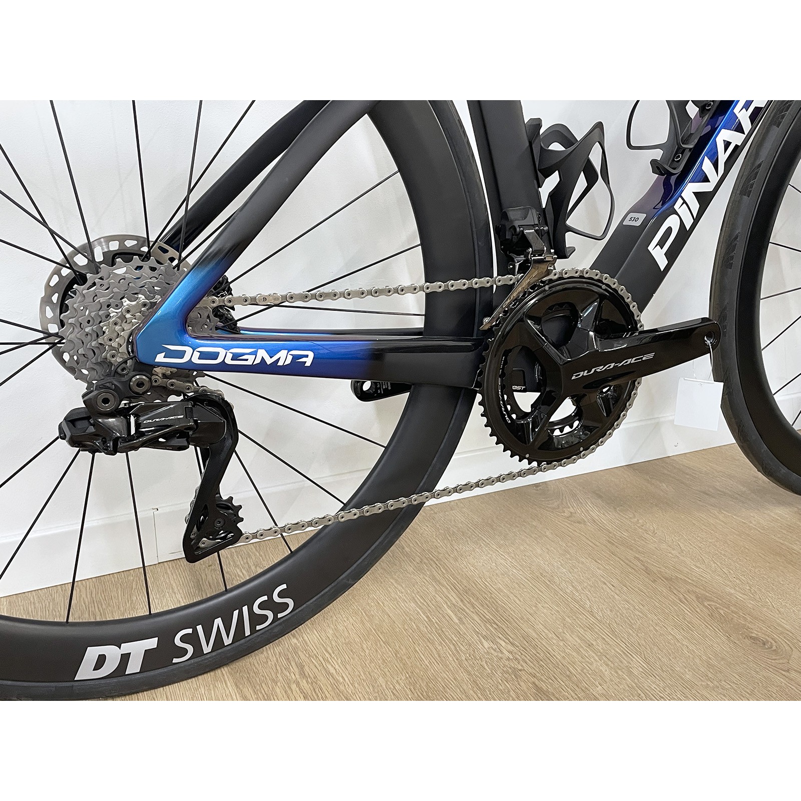 Vélo de course Pinarello Dogma F Luxter Blue Shiny carbone Dura-Ace Di2 12v / ARC 1400 Dicut 2026