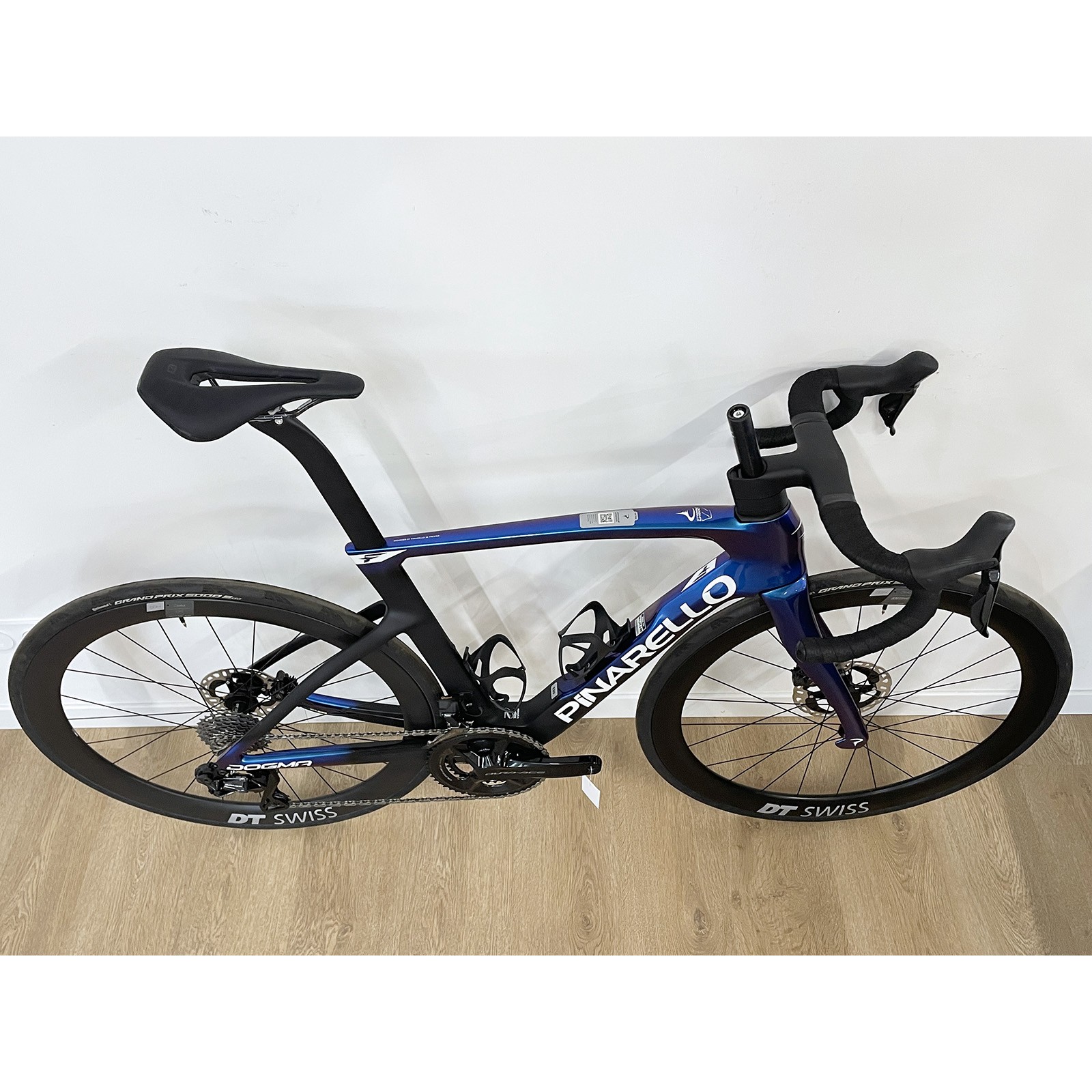 Pinarello Dogma F Luxter Blue Shiny Carbon Dura-Ace Di2 12-fach / ARC 1400 Dicut Rennrad 2026