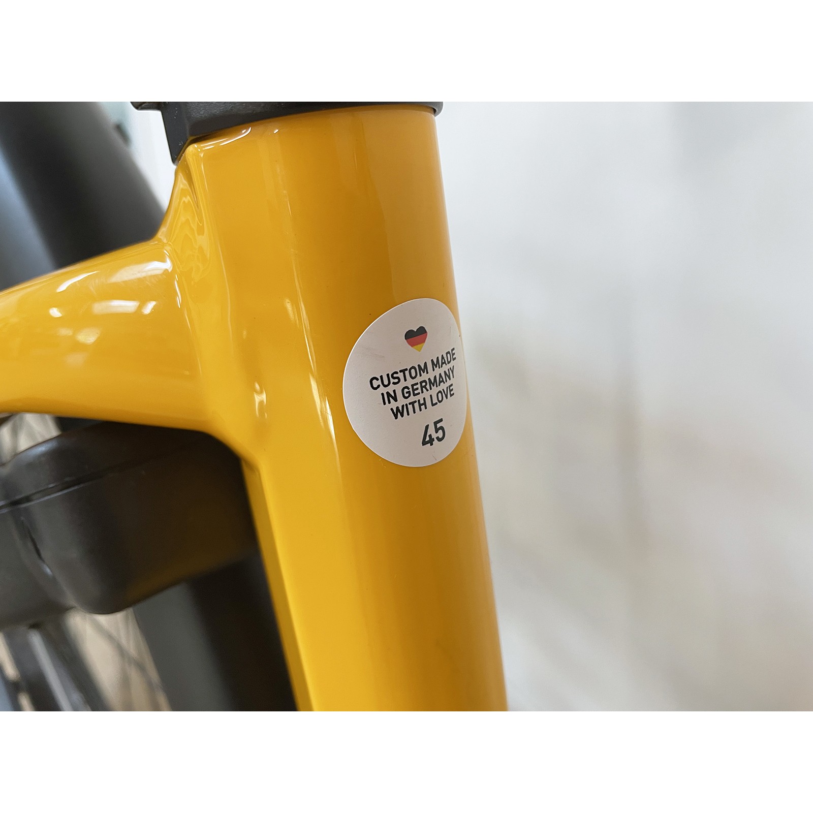 bicicleta elétrica / e-bike usada Vélodeville® Trekking AEB 990, 625Wh, amarela, tamanho 45 (S), ano 2024.