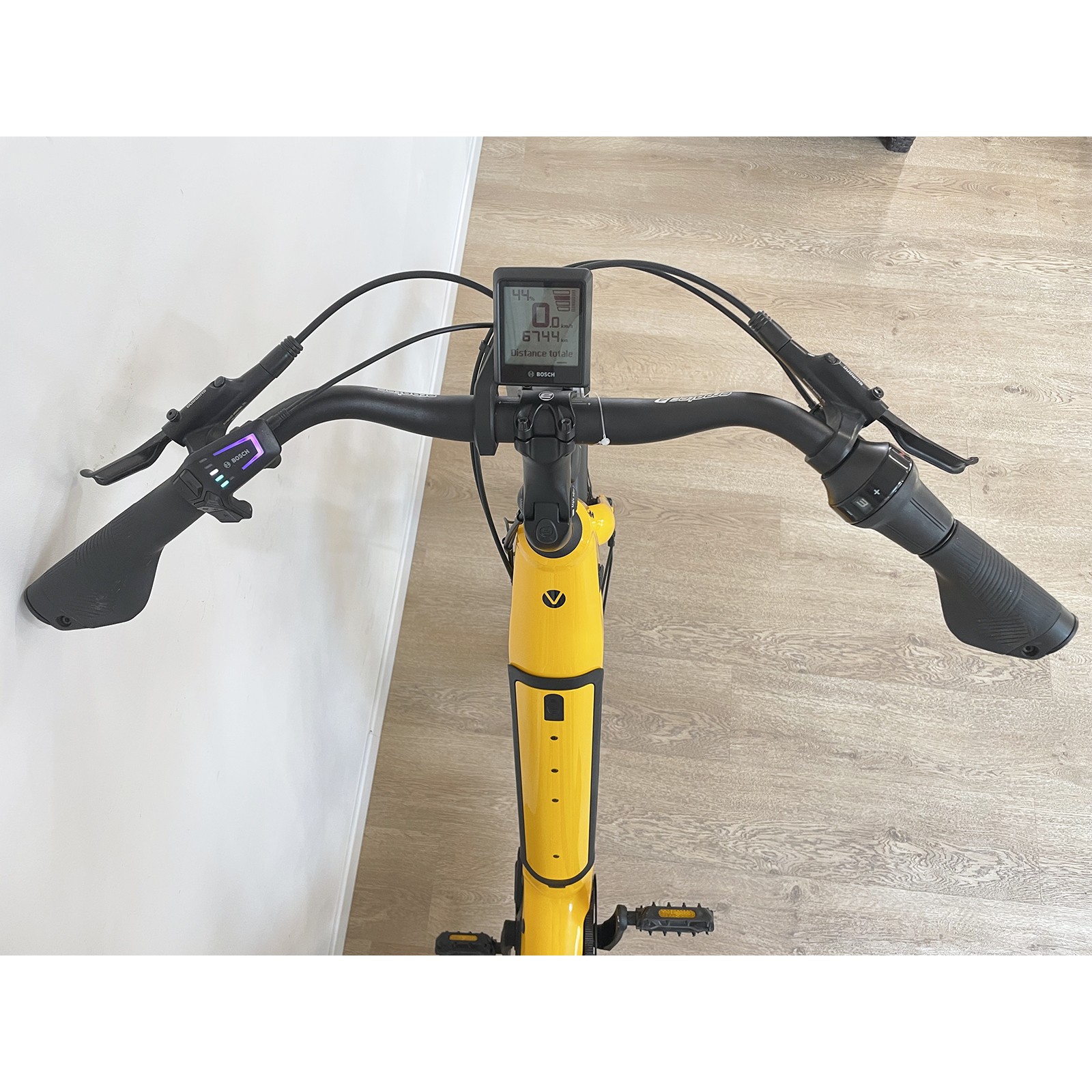 bicicleta elétrica / e-bike usada Vélodeville® Trekking AEB 990, 625Wh, amarela, tamanho 45 (S), ano 2024.