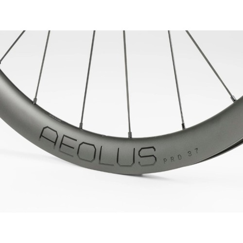 Ruota posteriore da strada Bontrager Aeolus Pro 37 TLR con freno a disco.