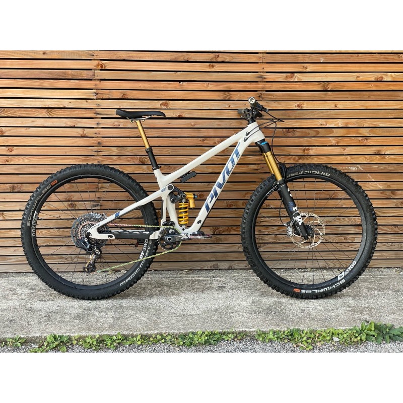 Used mountain bike Pivot Switchblade