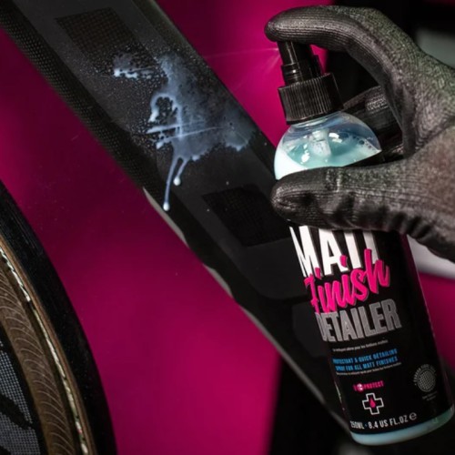 Lustrant Muc-Off Matt Finish Detailer utilisation