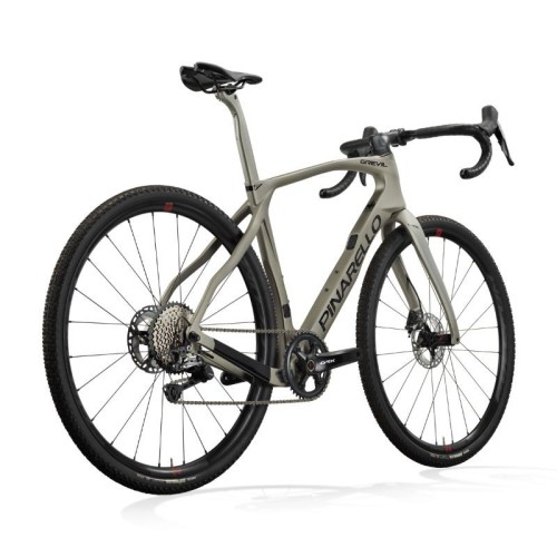Bicicleta Gravel Pinarello Grevil F5 Shimano GRX 610 Cinza Pedra 2024