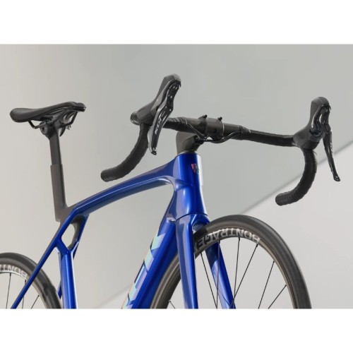 Trek Madone SL 5 8e generazione. Bici da strada 2025