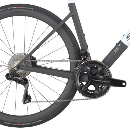 Bici da corsa Scott Addict RC Pro Dura-Ace Di2 12v , modello 2025