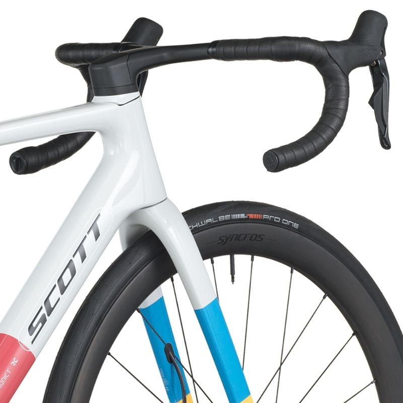 Vélo de route carbone Scott Addict RC Pro 2026 – Gris Béluga / Vert Côtier Vélo de route carbone Scott Addict RC Pro 2026 – Gris Béluga / Vert Côtier