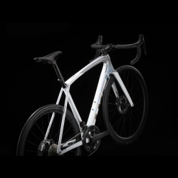 Trek Emonda SL 7 White / Quicksilver 2023 Road Bike Trek Emonda SL 7 White / Quicksilver 2023 Road Bike
