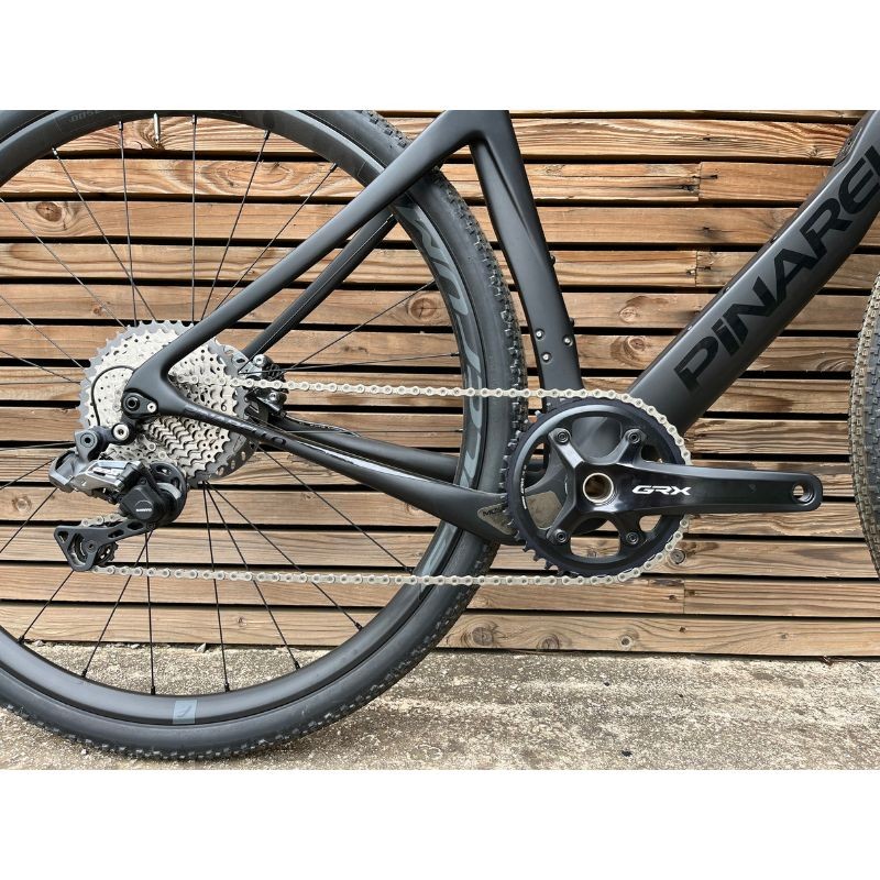 Vélo de gravel d'occasion Pinarello Grevil GRX 815 DI2 2023 Vélo de gravel d'occasion Pinarello Grevil GRX 815 DI2 2023