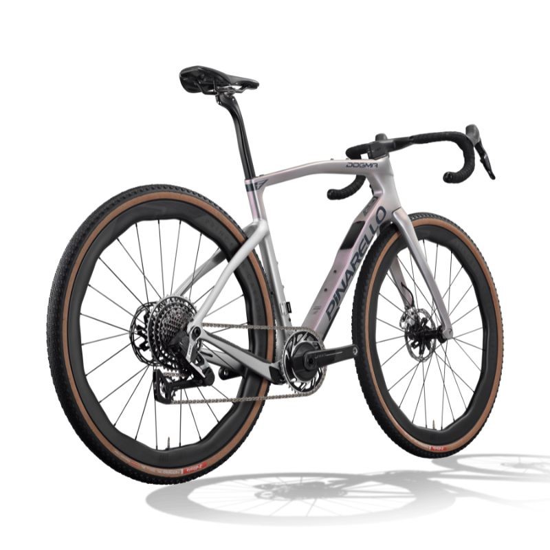 Vélo de gravel Pinarello Dogma GR Sram Red XPLR AXS 1X13 Interstellar Grey Matt 2026 Vélo de gravel Pinarello Dogma GR Sram Red XPLR AXS 1X13 Interstellar Grey Matt 2026