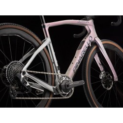 Vélo de gravel Pinarello Dogma GR Sram Red XPLR AXS 1X13 Interstellar Grey Matt 2026 Vélo de gravel Pinarello Dogma GR Sram Red XPLR AXS 1X13 Interstellar Grey Matt 2026