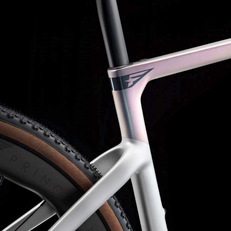 Vélo de gravel Pinarello Dogma GR Sram Red XPLR AXS 1X13 Interstellar Grey Matt 2026 Vélo de gravel Pinarello Dogma GR Sram Red XPLR AXS 1X13 Interstellar Grey Matt 2026