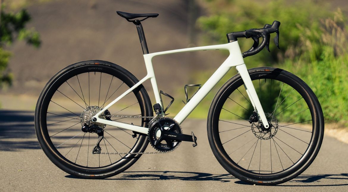 Découvrez le nouveau vélo de route d'endurance !